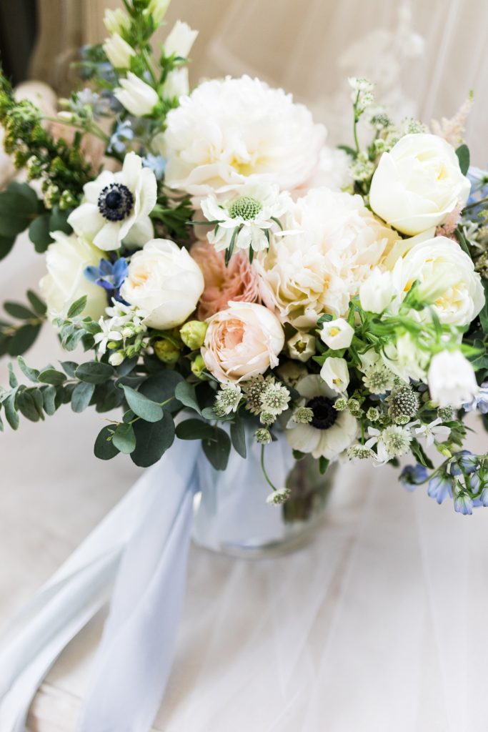 Bridal bouquet for a summer wedding in Savannah