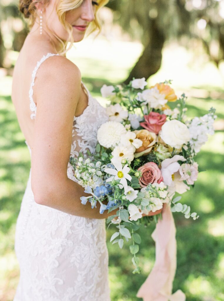 Georgia bride with pastel bridal bouquet